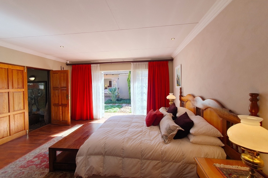 5 Bedroom Property for Sale in Three Rivers Gauteng