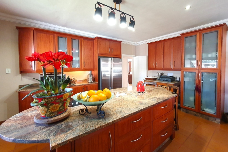 5 Bedroom Property for Sale in Three Rivers Gauteng