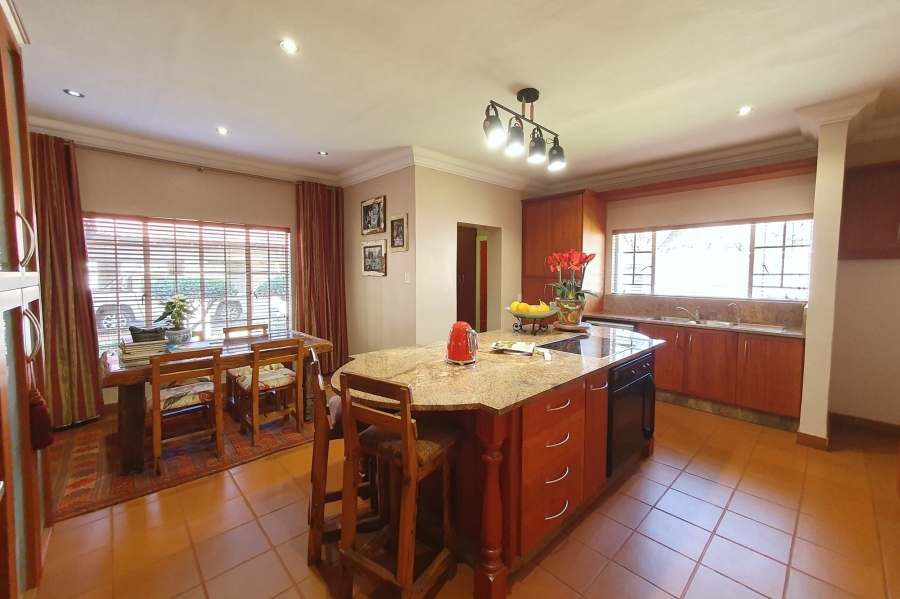 5 Bedroom Property for Sale in Three Rivers Gauteng