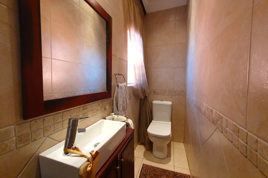 5 Bedroom Property for Sale in Three Rivers Gauteng