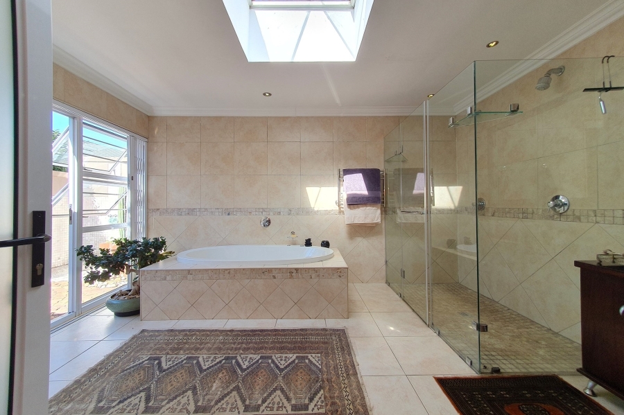 5 Bedroom Property for Sale in Three Rivers Gauteng