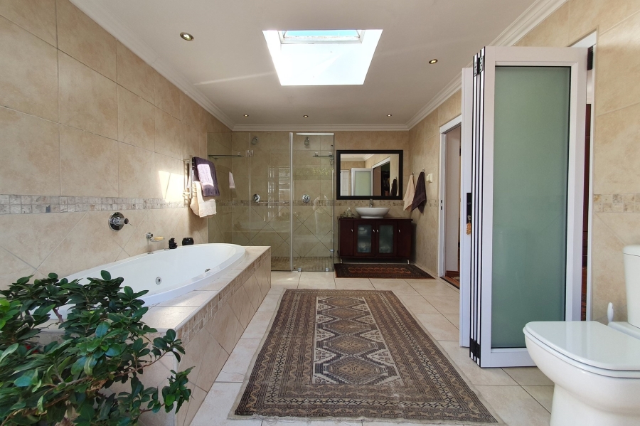 5 Bedroom Property for Sale in Three Rivers Gauteng