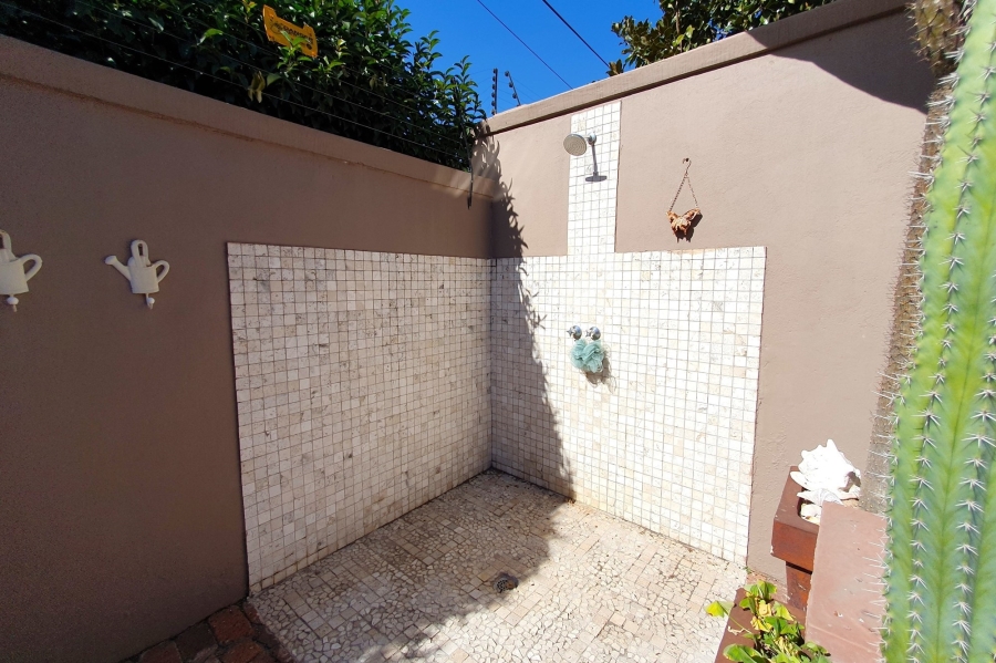 5 Bedroom Property for Sale in Three Rivers Gauteng