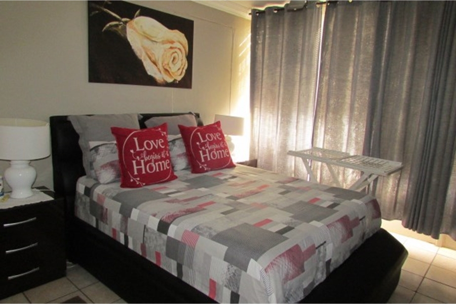 2 Bedroom Property for Sale in Wonderboom South Gauteng