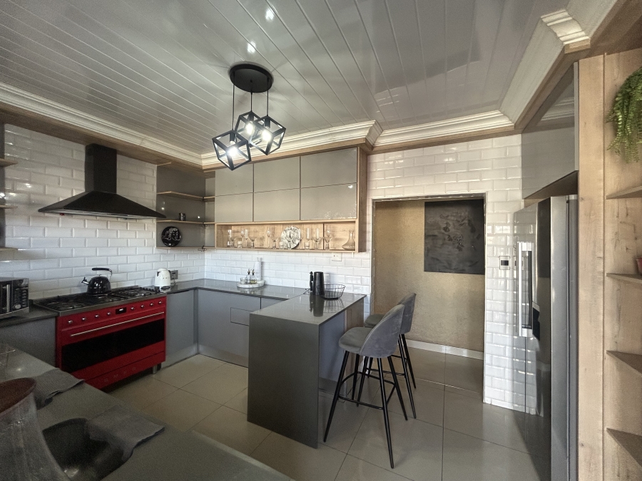 To Let 4 Bedroom Property for Rent in Claremont Gauteng