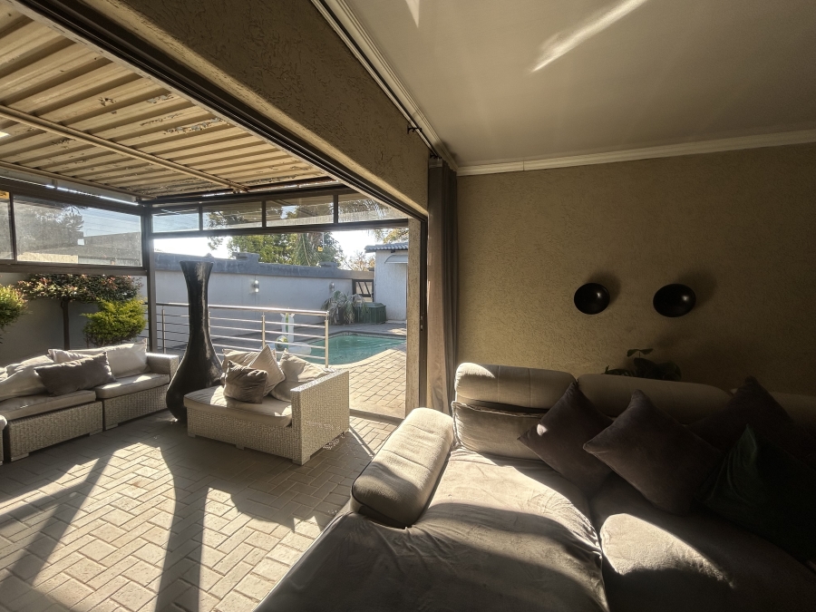 To Let 4 Bedroom Property for Rent in Claremont Gauteng