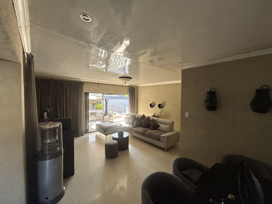To Let 4 Bedroom Property for Rent in Claremont Gauteng