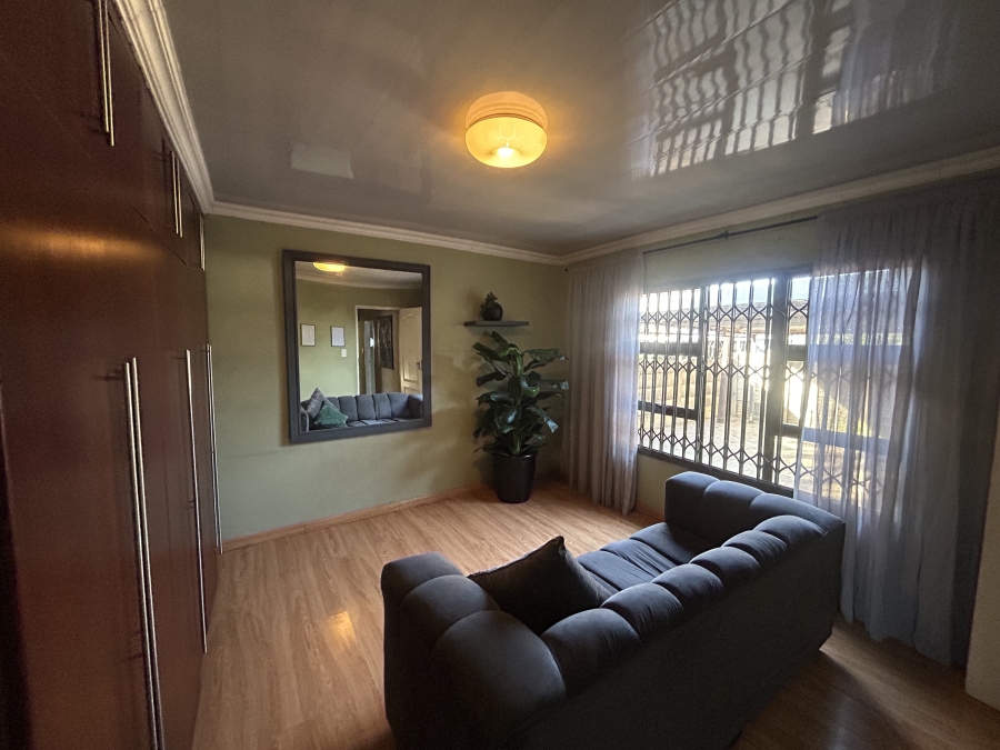To Let 4 Bedroom Property for Rent in Claremont Gauteng