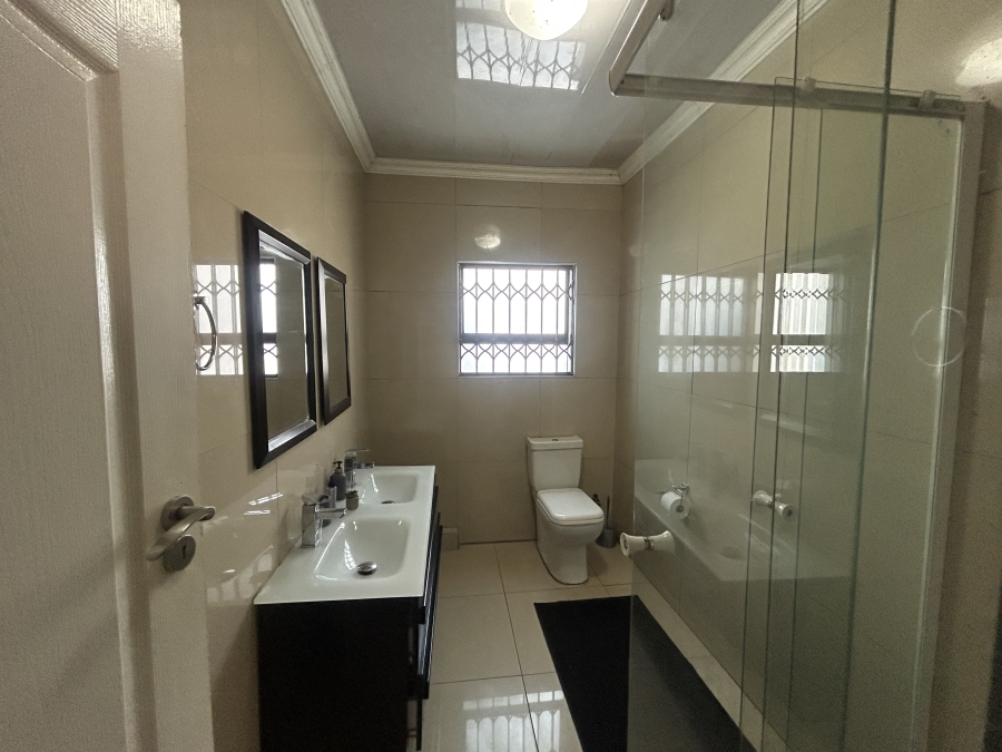 To Let 4 Bedroom Property for Rent in Claremont Gauteng
