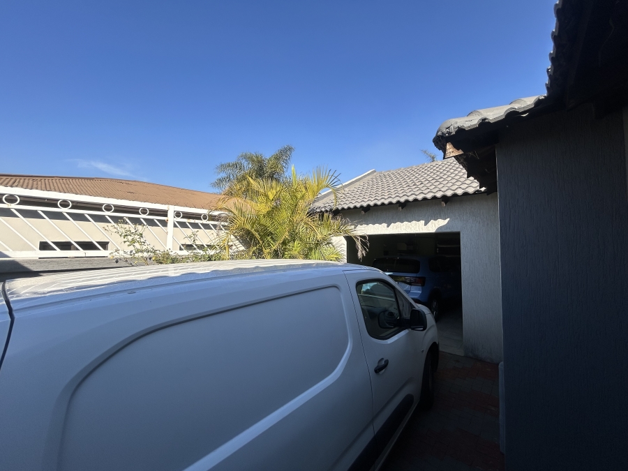 To Let 4 Bedroom Property for Rent in Claremont Gauteng
