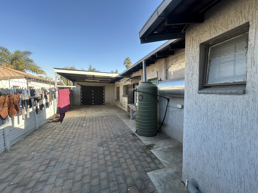 To Let 4 Bedroom Property for Rent in Claremont Gauteng