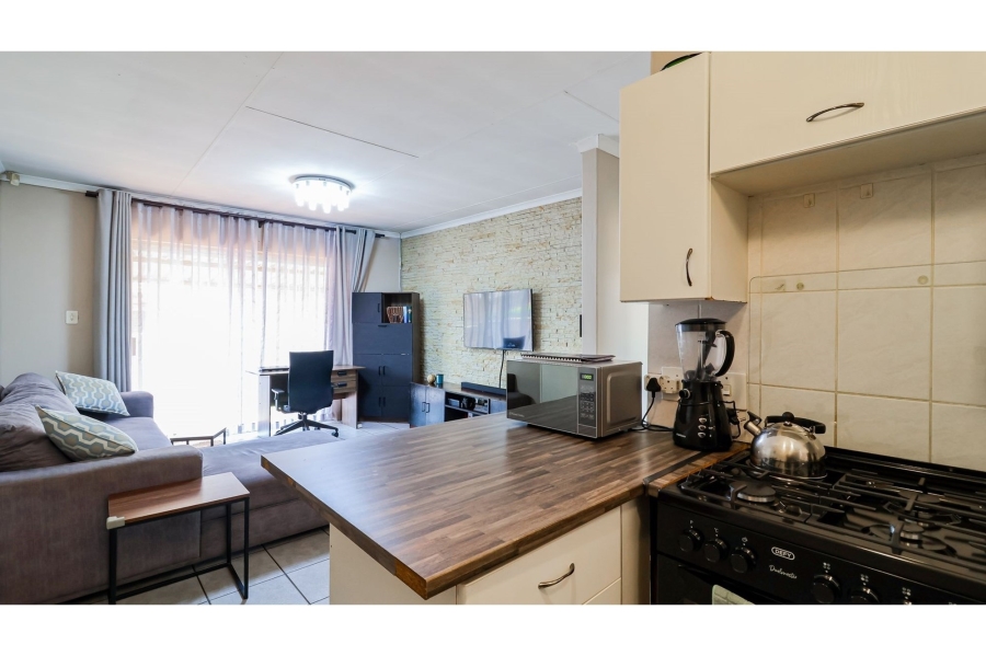 2 Bedroom Property for Sale in Weltevreden Park Gauteng