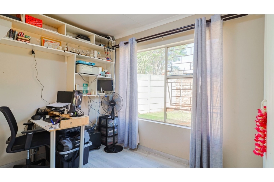 2 Bedroom Property for Sale in Weltevreden Park Gauteng