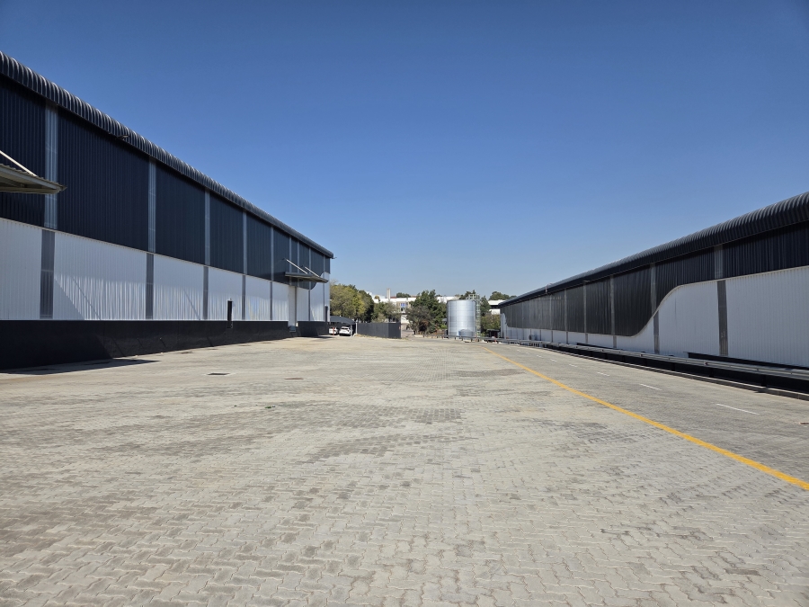To Let commercial Property for Rent in Halfway House Gauteng
