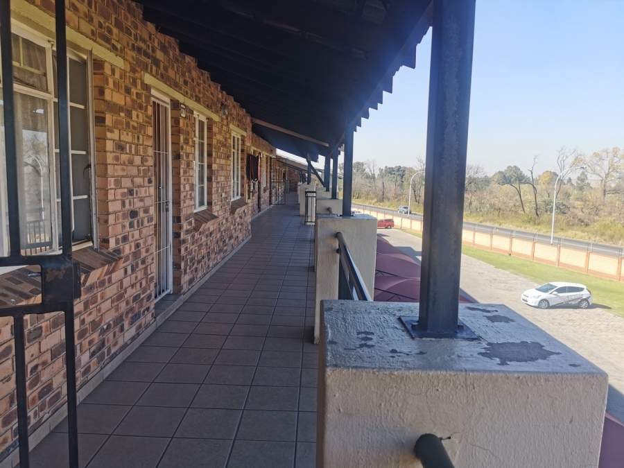 2 Bedroom Property for Sale in Comet Gauteng