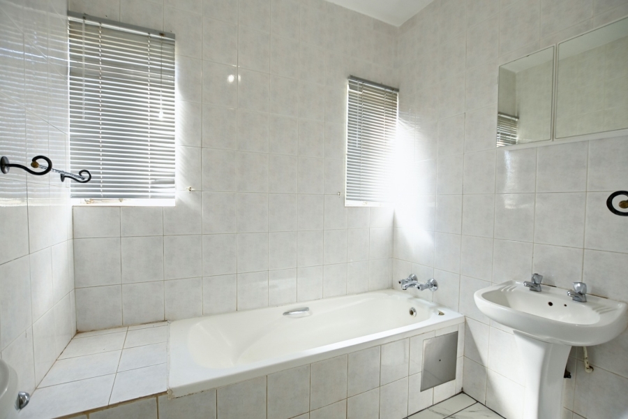 3 Bedroom Property for Sale in Magalieskruin Gauteng