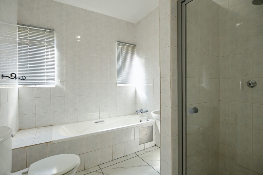 3 Bedroom Property for Sale in Magalieskruin Gauteng