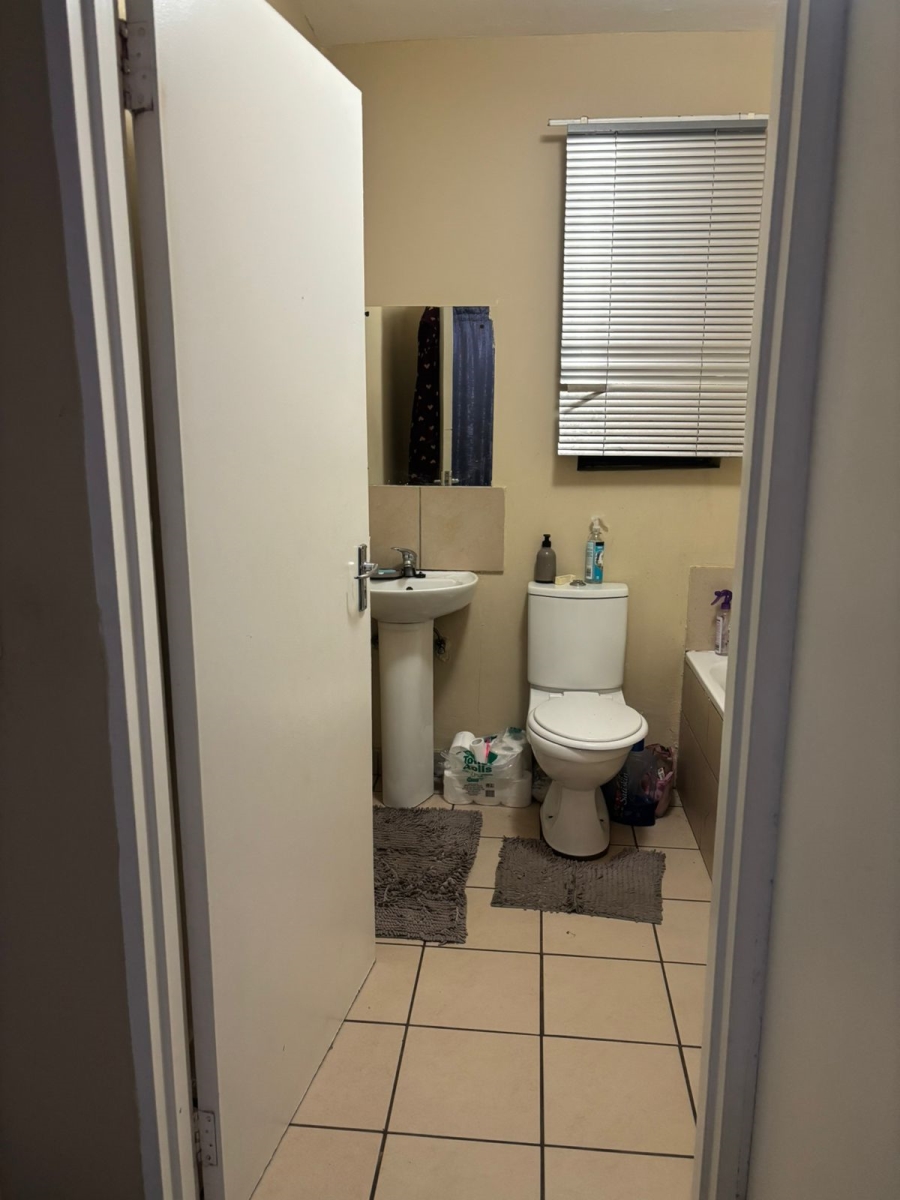 To Let 1 Bedroom Property for Rent in Esther Park Gauteng