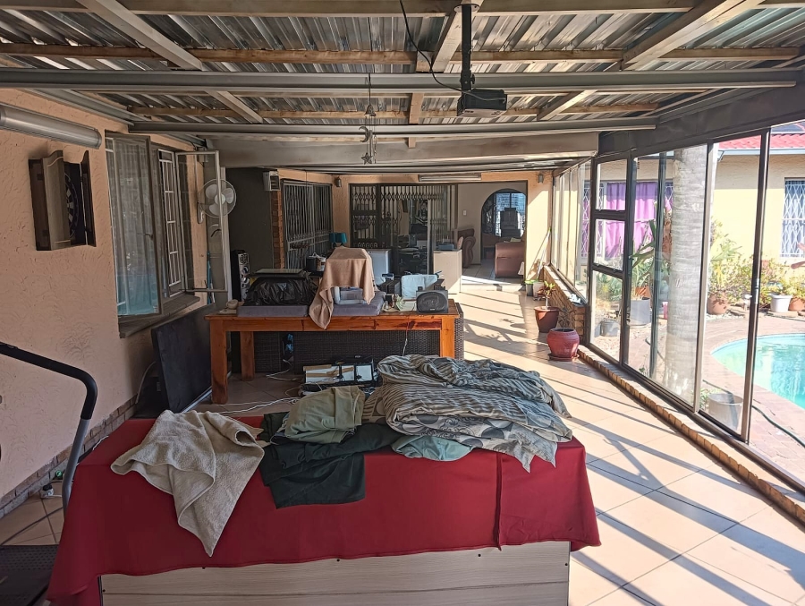 6 Bedroom Property for Sale in Van Riebeeck Park Gauteng