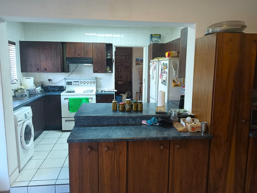 6 Bedroom Property for Sale in Van Riebeeck Park Gauteng