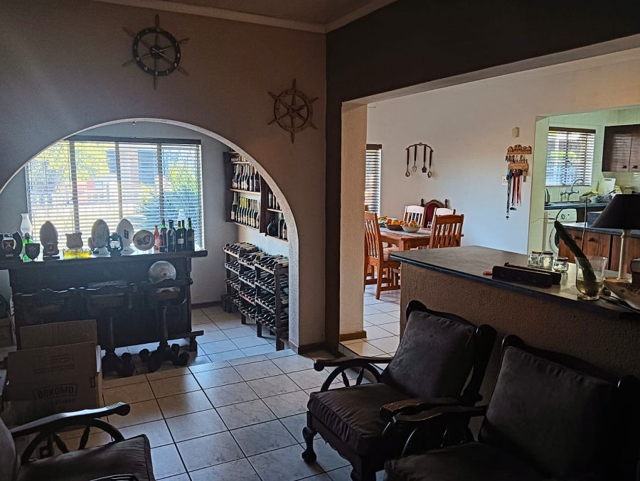 6 Bedroom Property for Sale in Van Riebeeck Park Gauteng