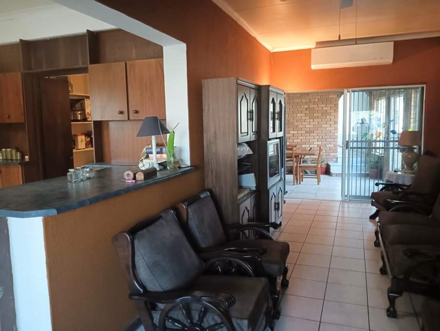 6 Bedroom Property for Sale in Van Riebeeck Park Gauteng