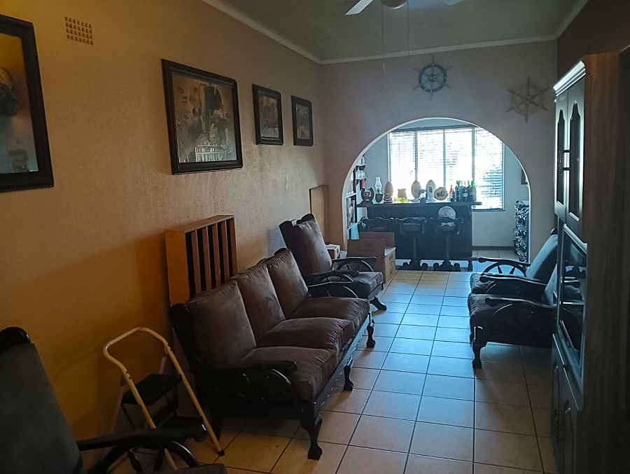 6 Bedroom Property for Sale in Van Riebeeck Park Gauteng