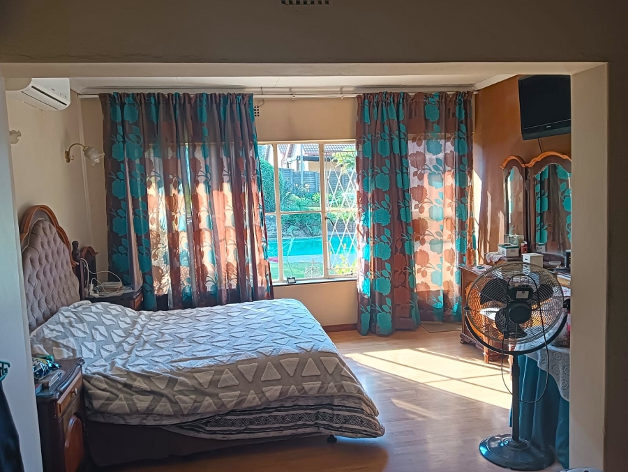 6 Bedroom Property for Sale in Van Riebeeck Park Gauteng
