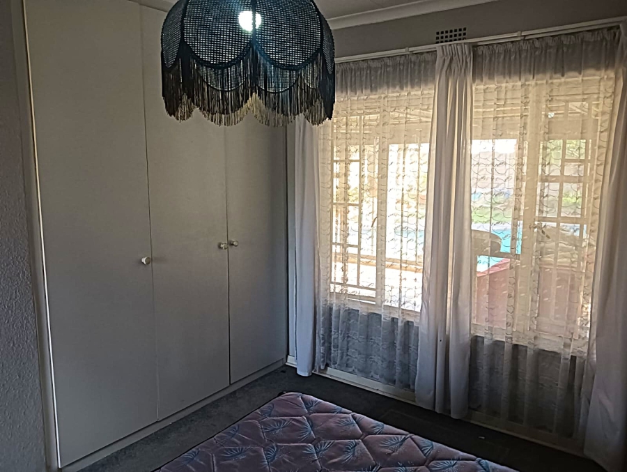 6 Bedroom Property for Sale in Van Riebeeck Park Gauteng