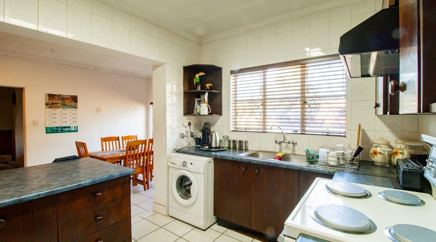 6 Bedroom Property for Sale in Van Riebeeck Park Gauteng