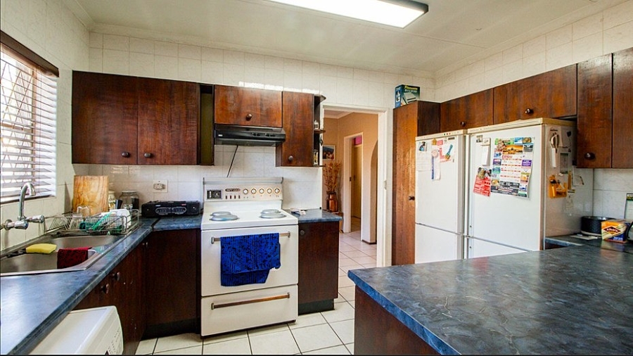 6 Bedroom Property for Sale in Van Riebeeck Park Gauteng