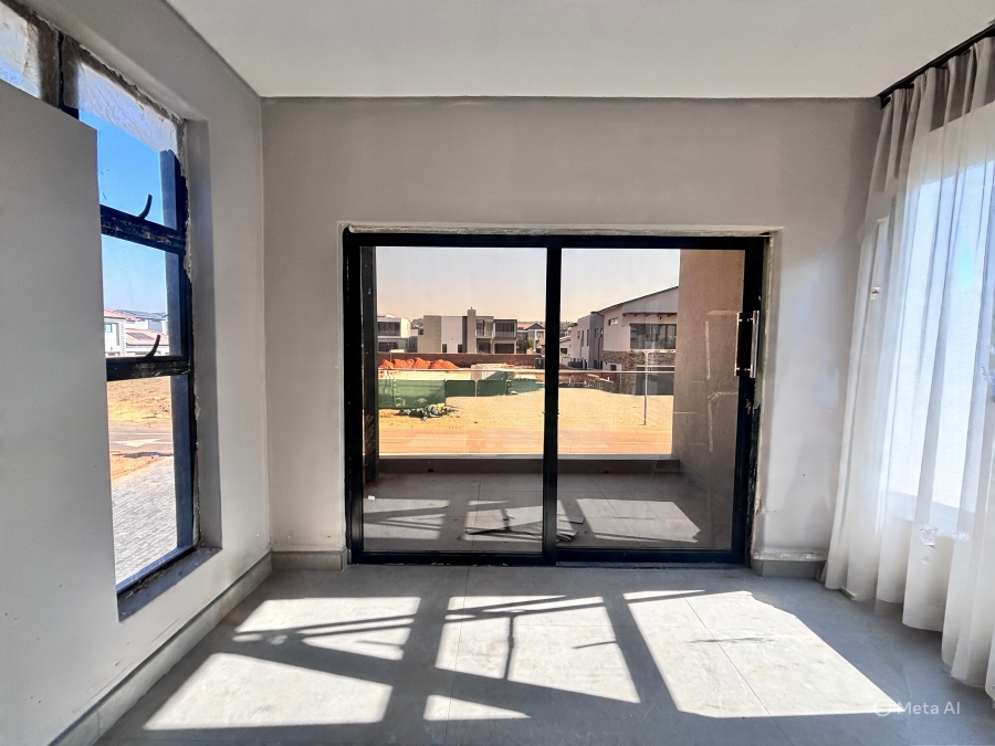 5 Bedroom Property for Sale in Six Fountains Residential Estate Gauteng