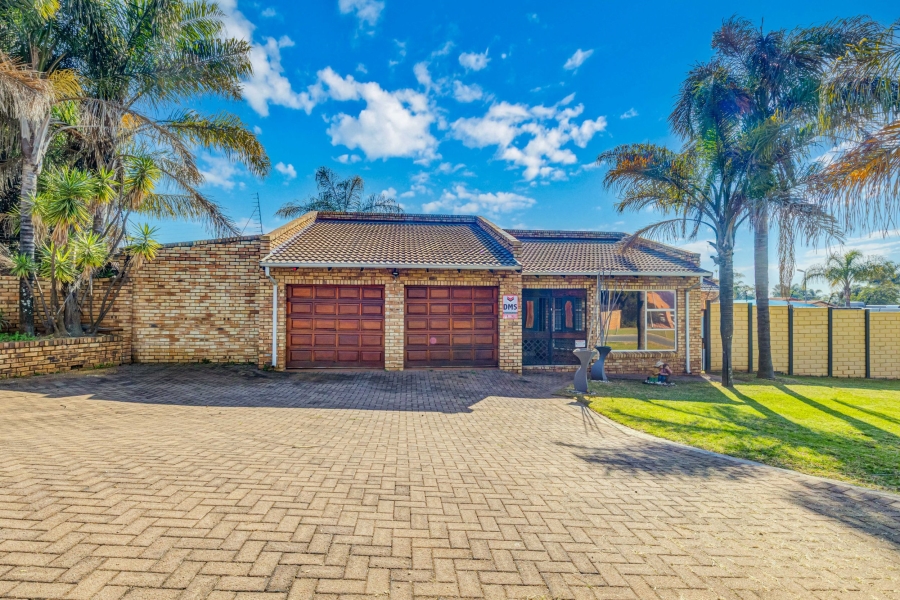 To Let 3 Bedroom Property for Rent in Rangeview Gauteng