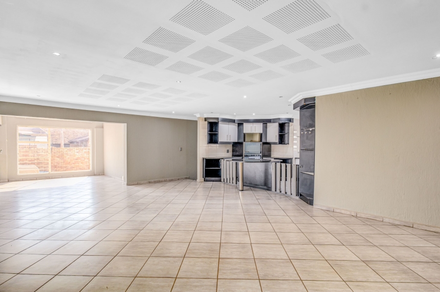 To Let 3 Bedroom Property for Rent in Rangeview Gauteng