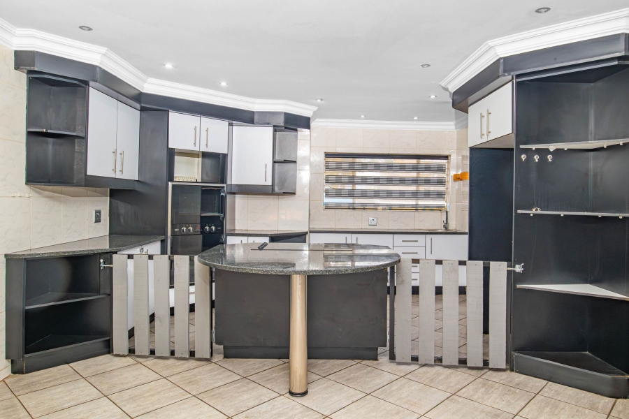 To Let 3 Bedroom Property for Rent in Rangeview Gauteng