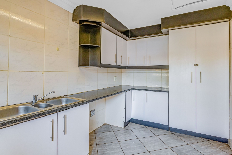 To Let 3 Bedroom Property for Rent in Rangeview Gauteng