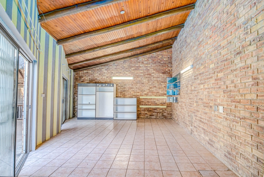 To Let 3 Bedroom Property for Rent in Rangeview Gauteng