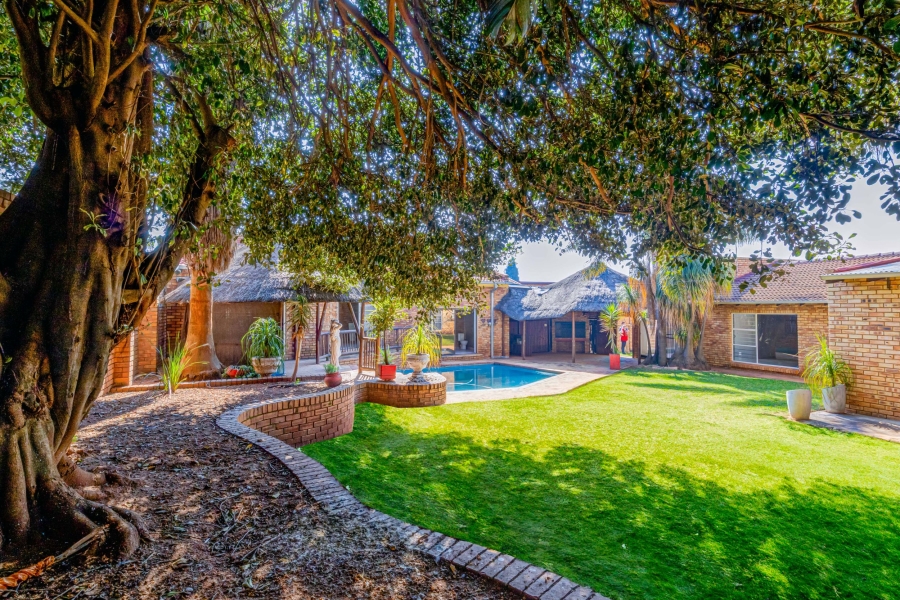 To Let 3 Bedroom Property for Rent in Rangeview Gauteng