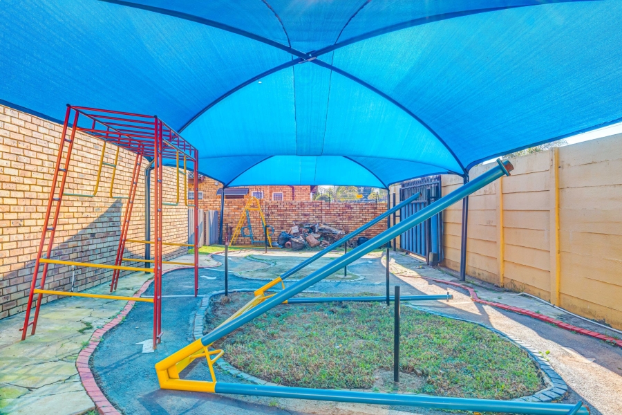 To Let 3 Bedroom Property for Rent in Rangeview Gauteng
