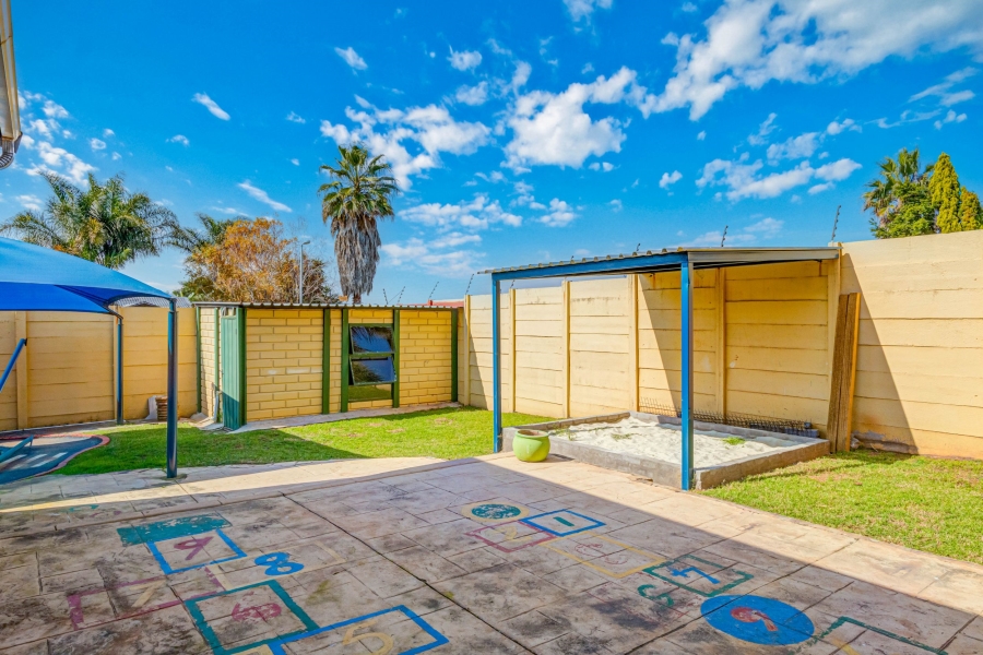 To Let 3 Bedroom Property for Rent in Rangeview Gauteng