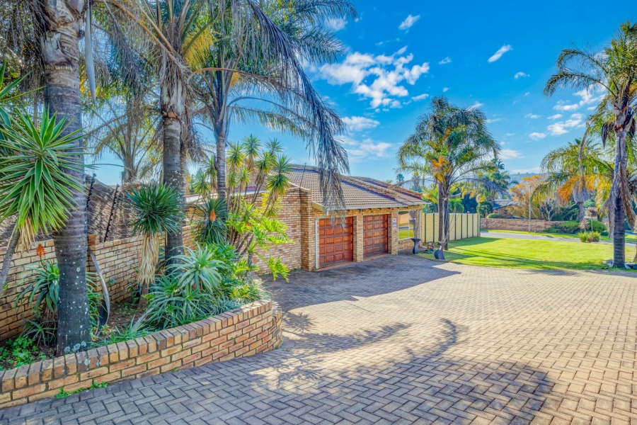 To Let 3 Bedroom Property for Rent in Rangeview Gauteng