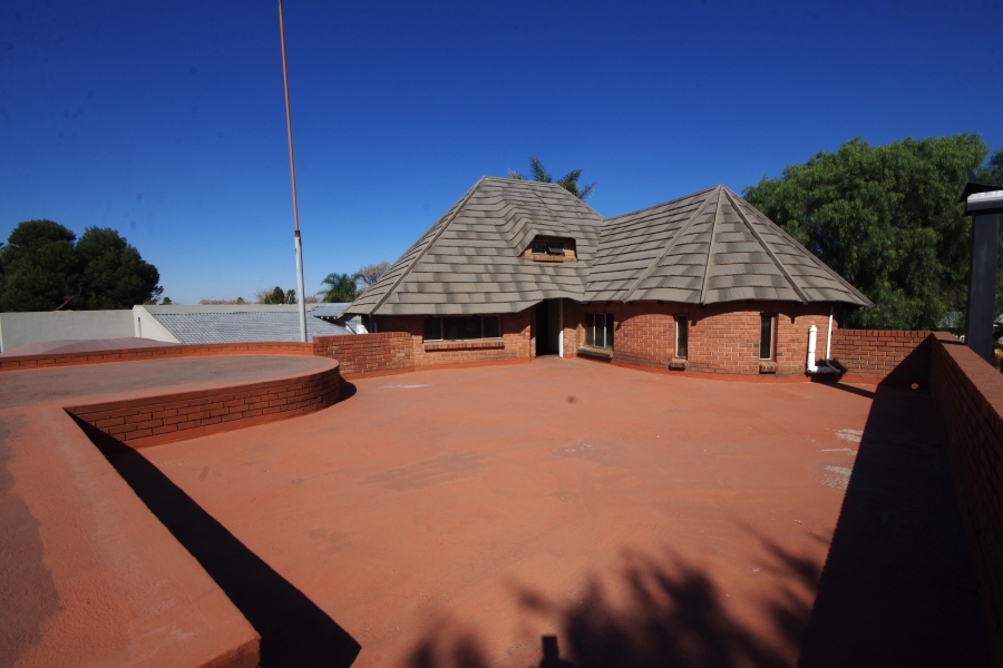 7 Bedroom Property for Sale in Sunair Park Gauteng