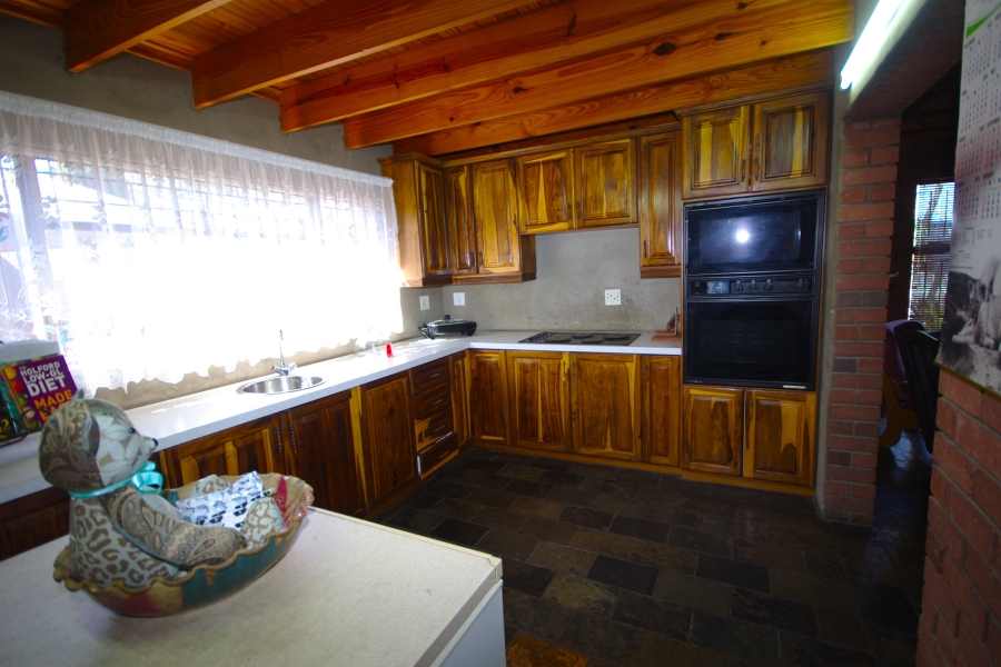 7 Bedroom Property for Sale in Sunair Park Gauteng