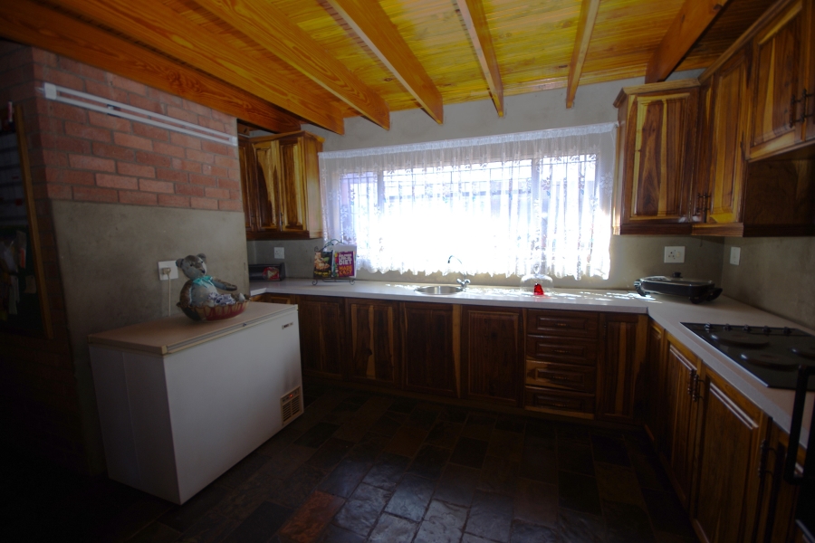 7 Bedroom Property for Sale in Sunair Park Gauteng