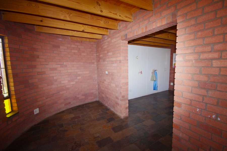 7 Bedroom Property for Sale in Sunair Park Gauteng