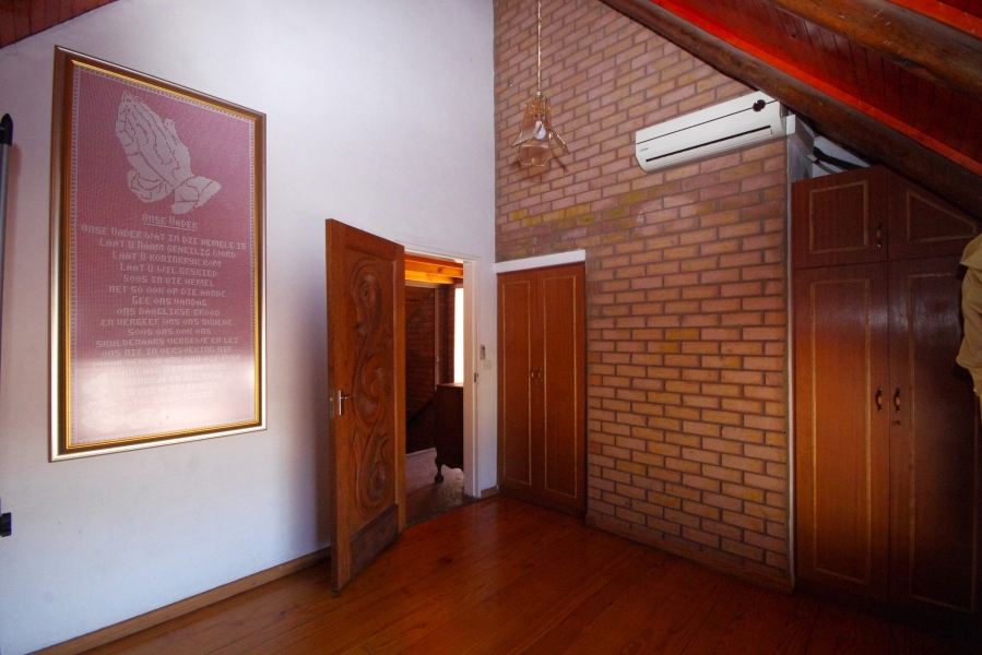 7 Bedroom Property for Sale in Sunair Park Gauteng