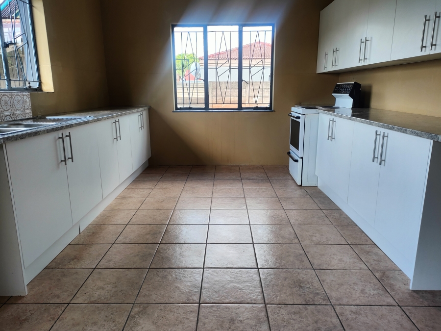 To Let 3 Bedroom Property for Rent in East Lynne Gauteng
