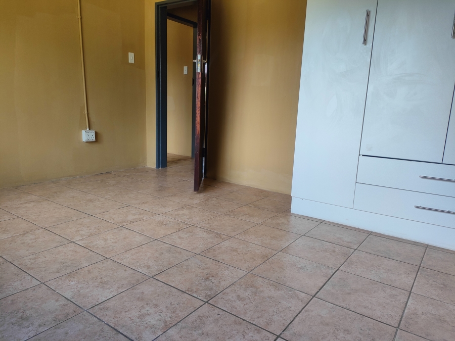 To Let 3 Bedroom Property for Rent in East Lynne Gauteng