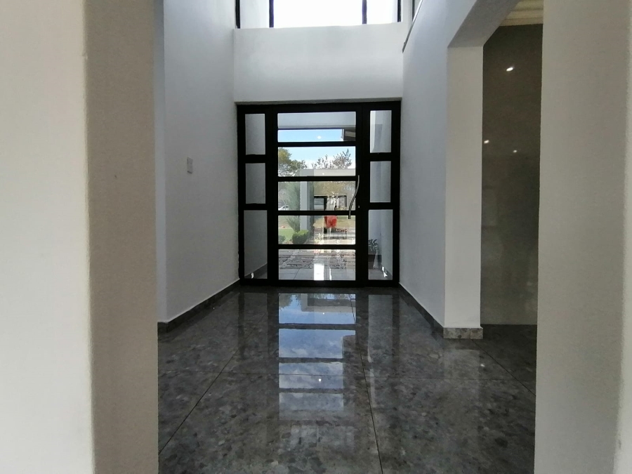5 Bedroom Property for Sale in Eye of Africa Gauteng