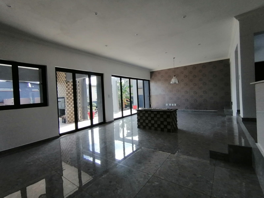5 Bedroom Property for Sale in Eye of Africa Gauteng